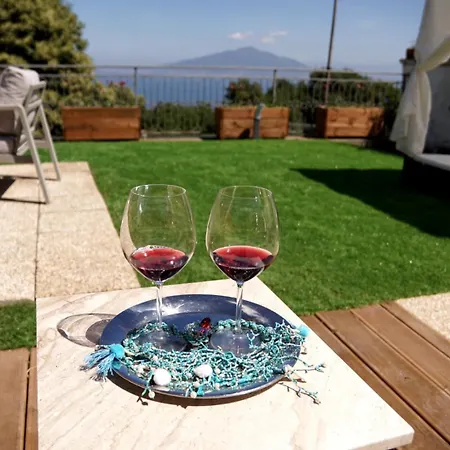 In Con Terrazzo E Vista Golfo Villa