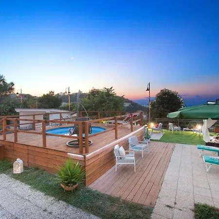 Villa In Con Terrazzo E Vista Golfo *