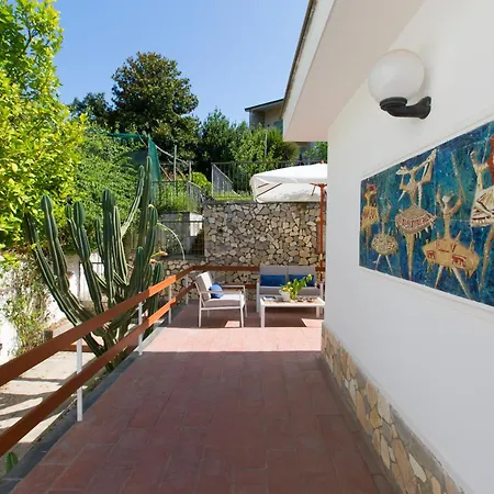 Villa In Con Terrazzo E Vista Golfo Massa Lubrense