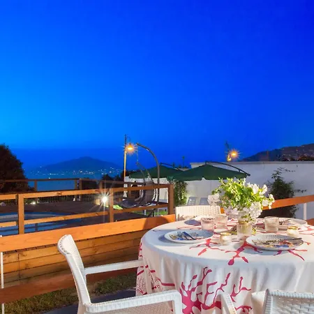 Villa In Con Terrazzo E Vista Golfo *