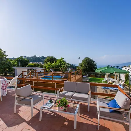 In Con Terrazzo E Vista Golfo Villa Massa Lubrense
