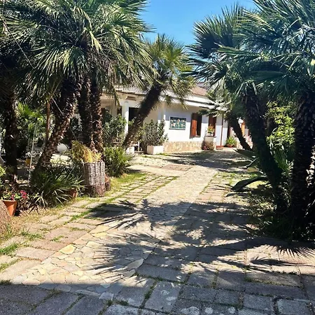 In Con Terrazzo E Vista Golfo Villa