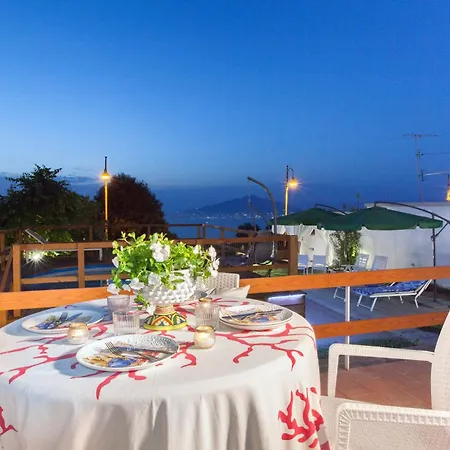 Villa In Con Terrazzo E Vista Golfo Massa Lubrense
