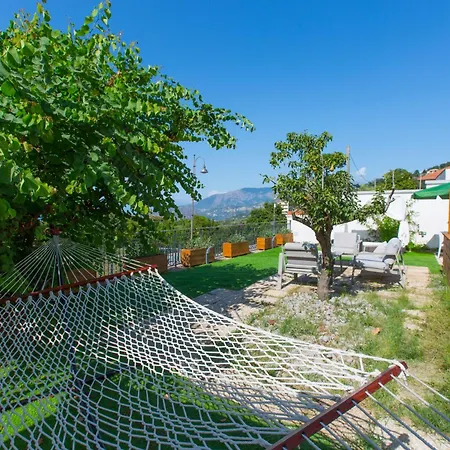 Villa In Con Terrazzo E Vista Golfo Massa Lubrense