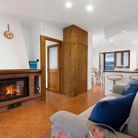 Villa In Con Terrazzo E Vista Golfo *